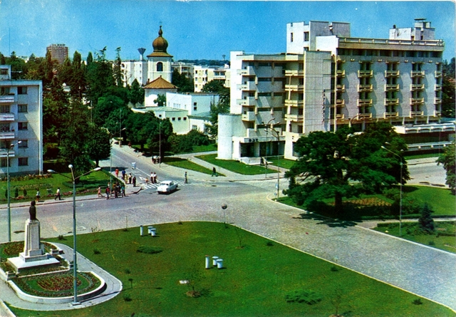 1381 - Botosani. Piata Republicii